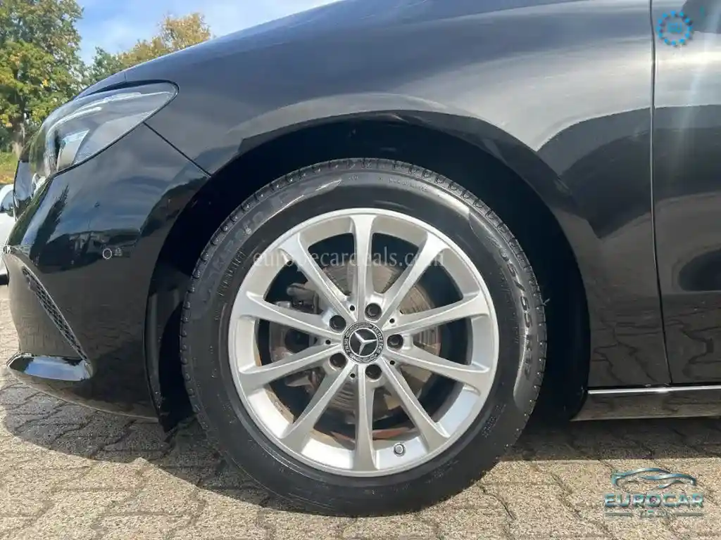 Mercedes-Benz B 180