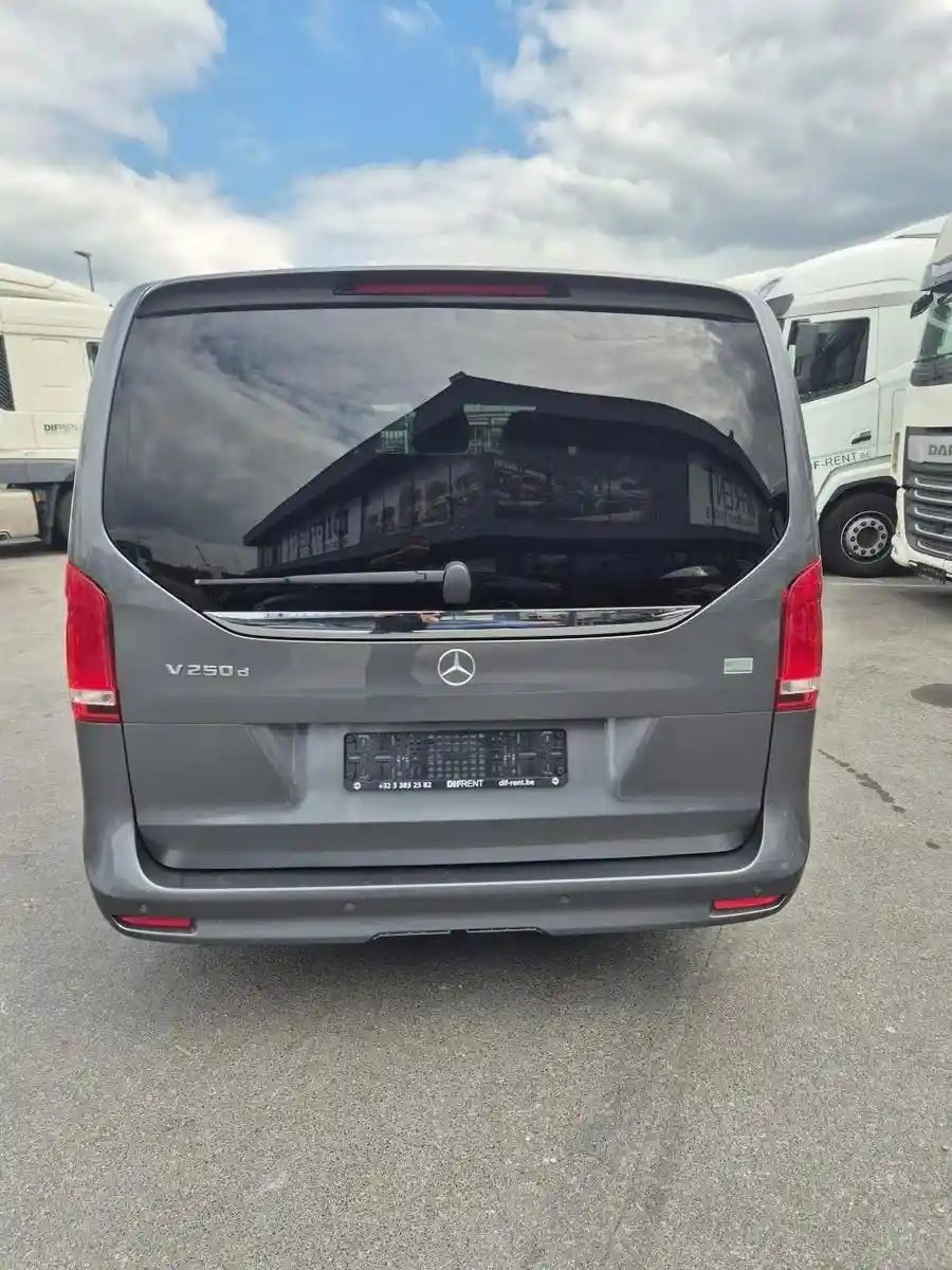 Mercedes-Benz V 250