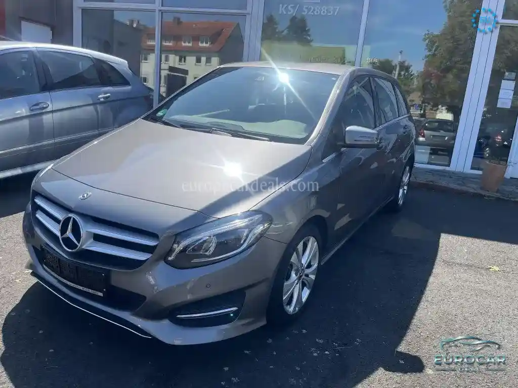 Mercedes-Benz B 180