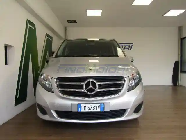 Mercedes-Benz V 200