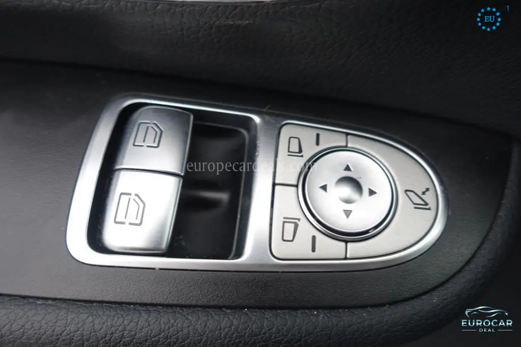 Mercedes-Benz V 220