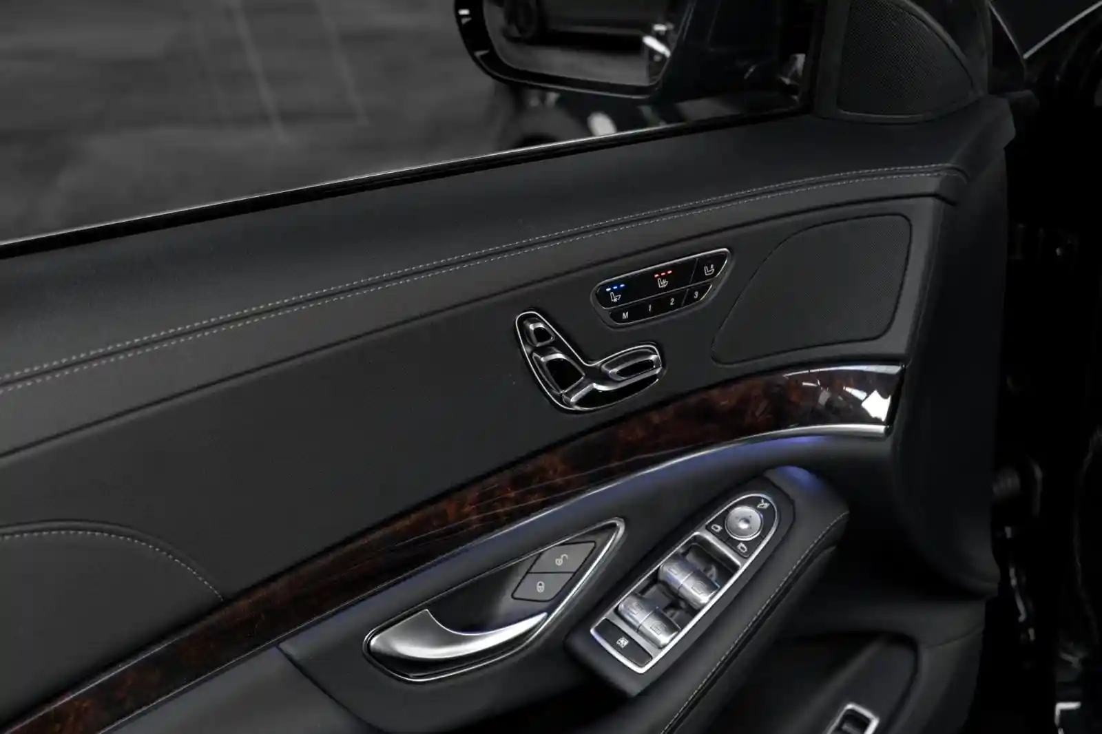 Mercedes-Benz S 560