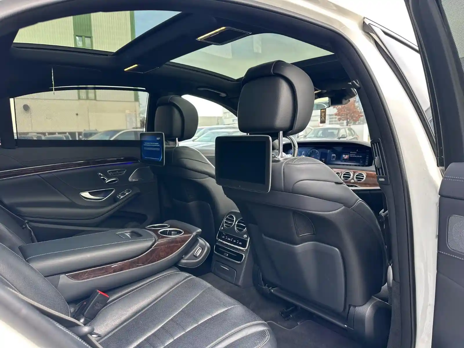 Mercedes-Benz S 560