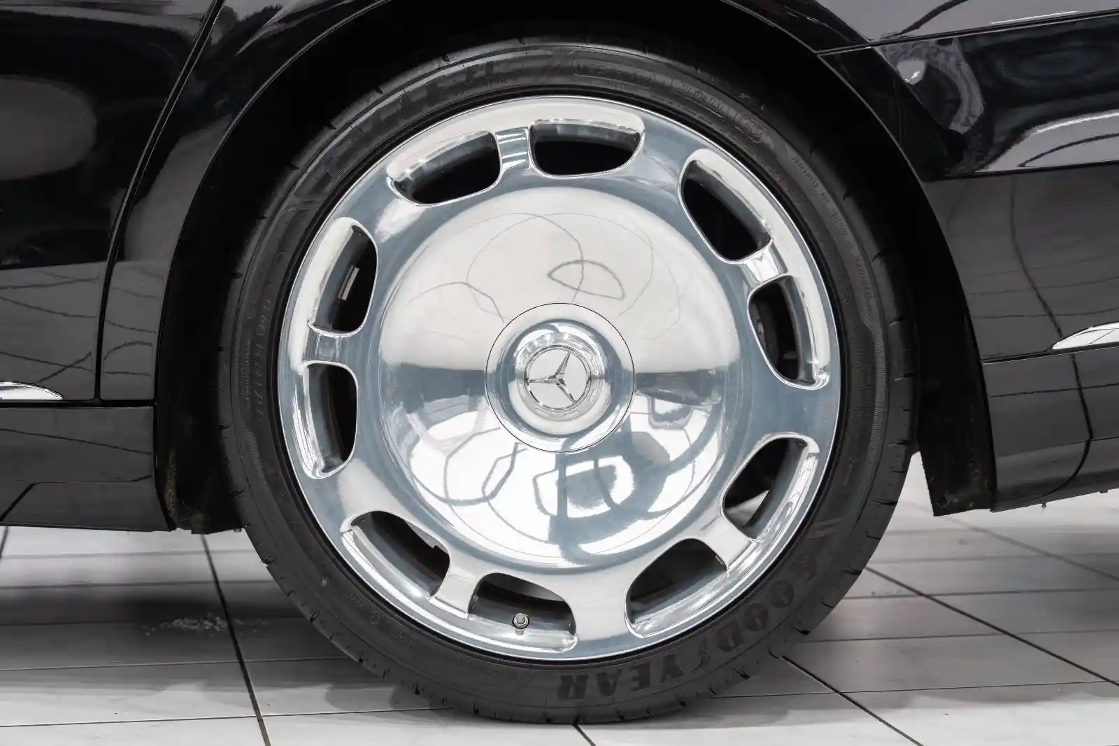 Mercedes-Benz S 560
