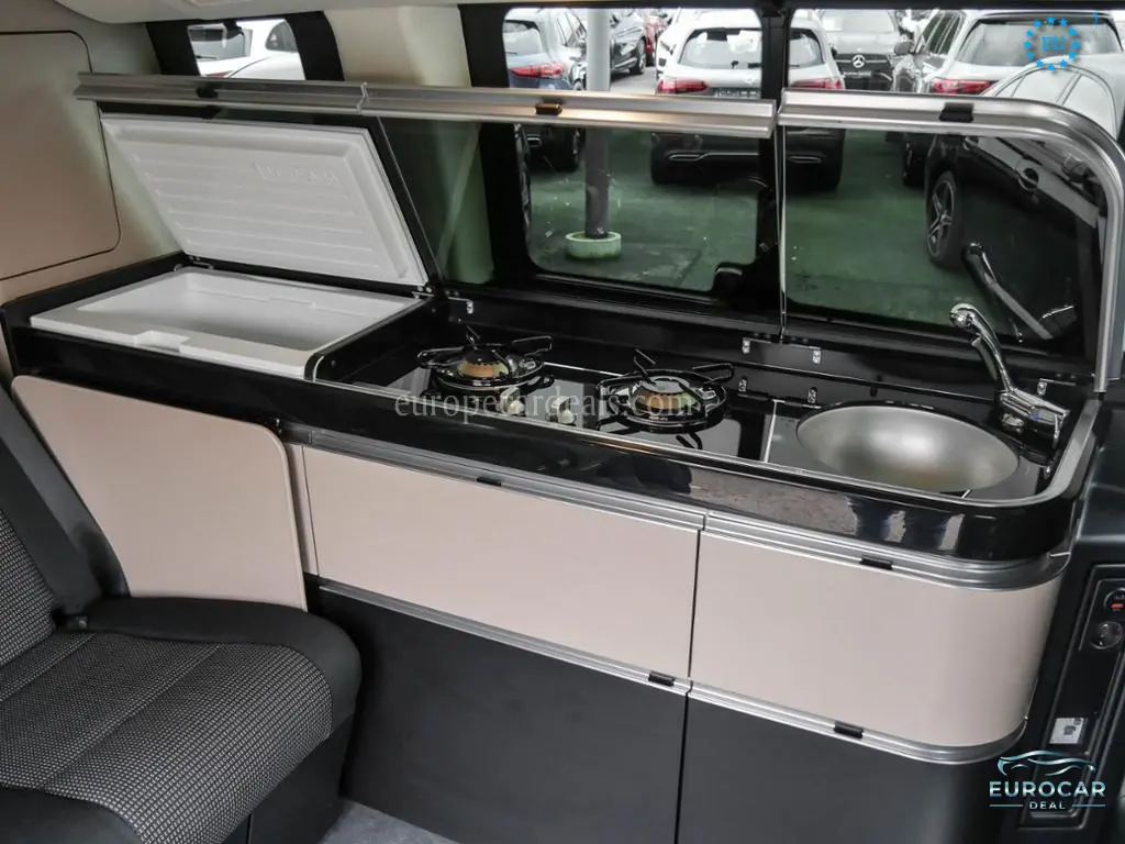 Mercedes-Benz V 220