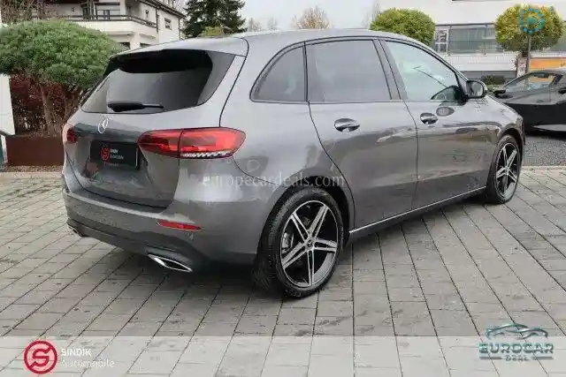 Mercedes-Benz B 220