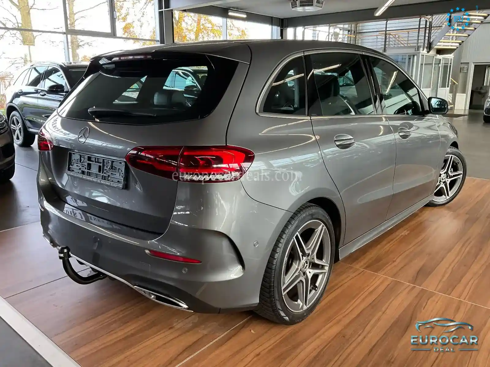Mercedes-Benz B 180
