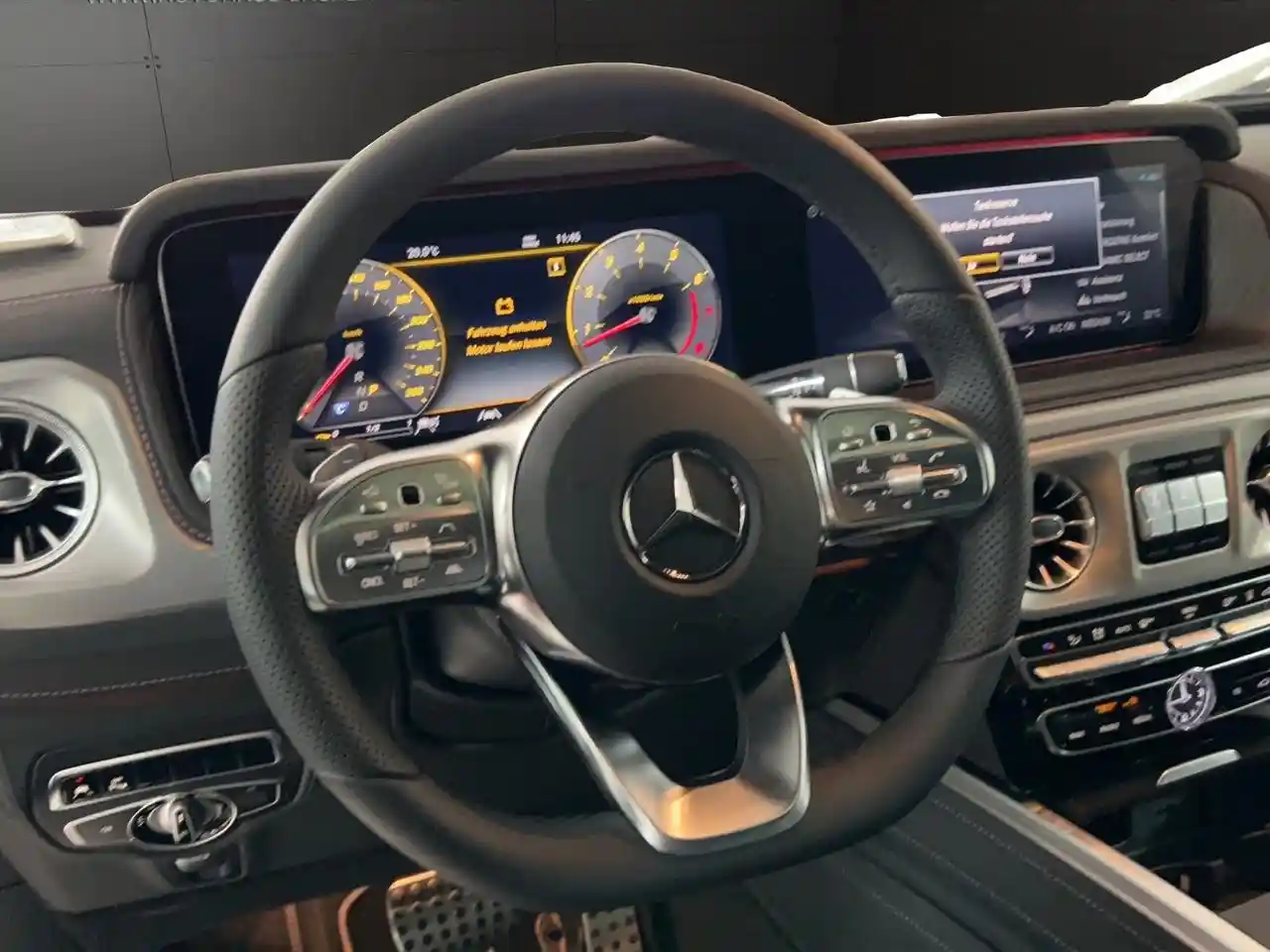 Mercedes-Benz G 500