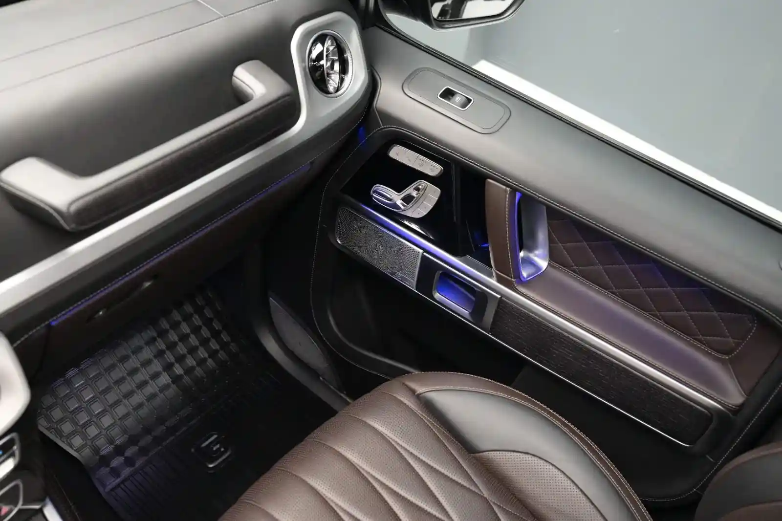 Mercedes-Benz G 500