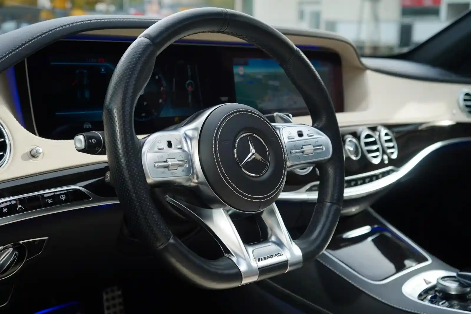 Mercedes-Benz S 560