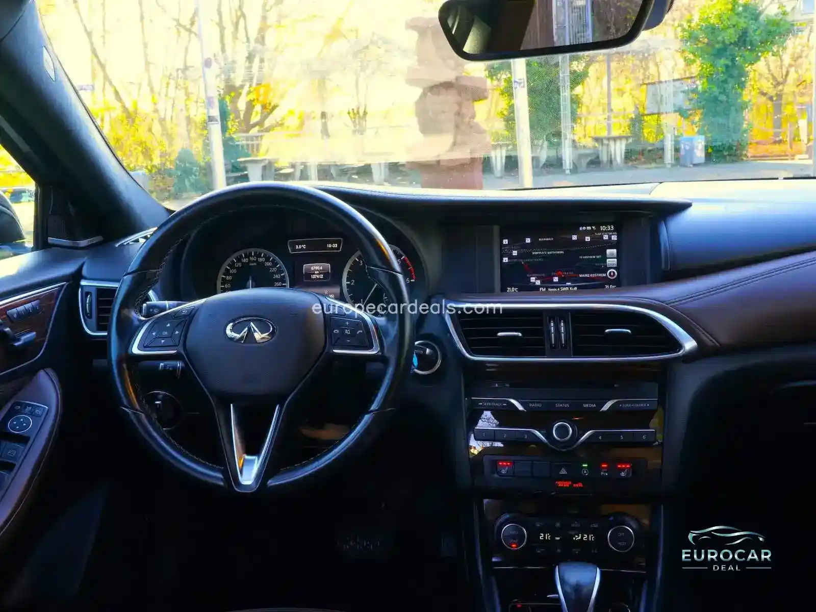 Infiniti QX30