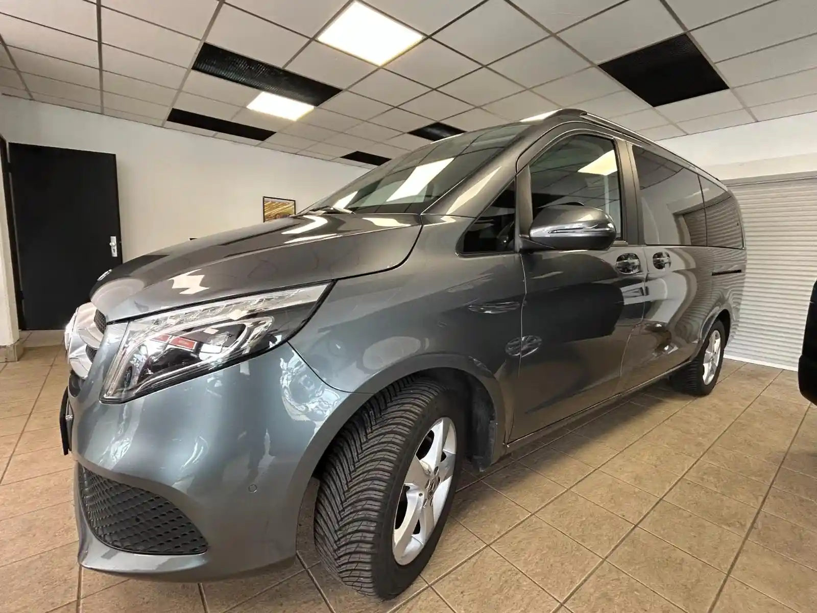 Mercedes-Benz V 250