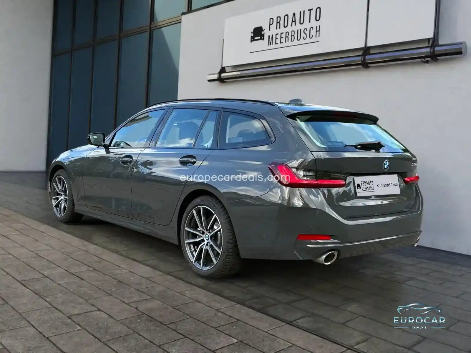 BMW 330
