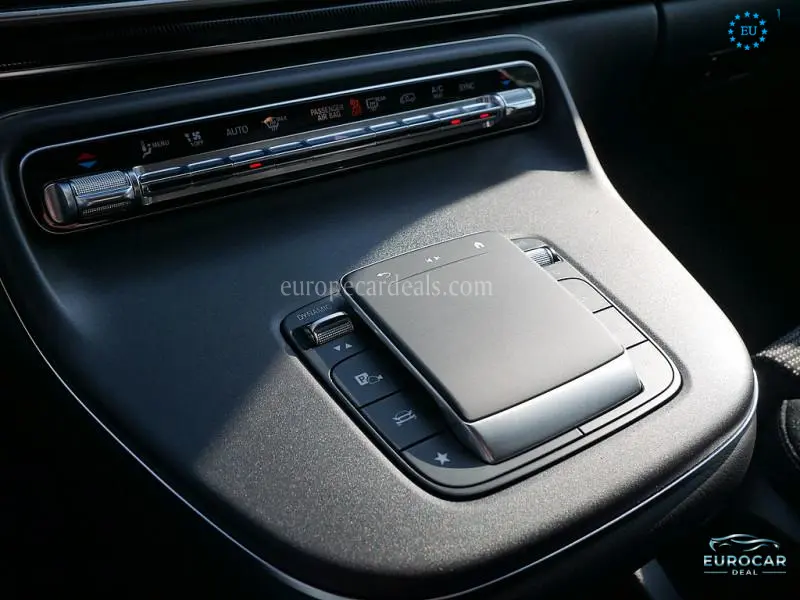 Mercedes-Benz V 220
