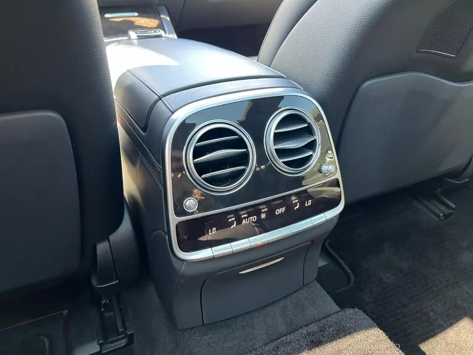 Mercedes-Benz S 560