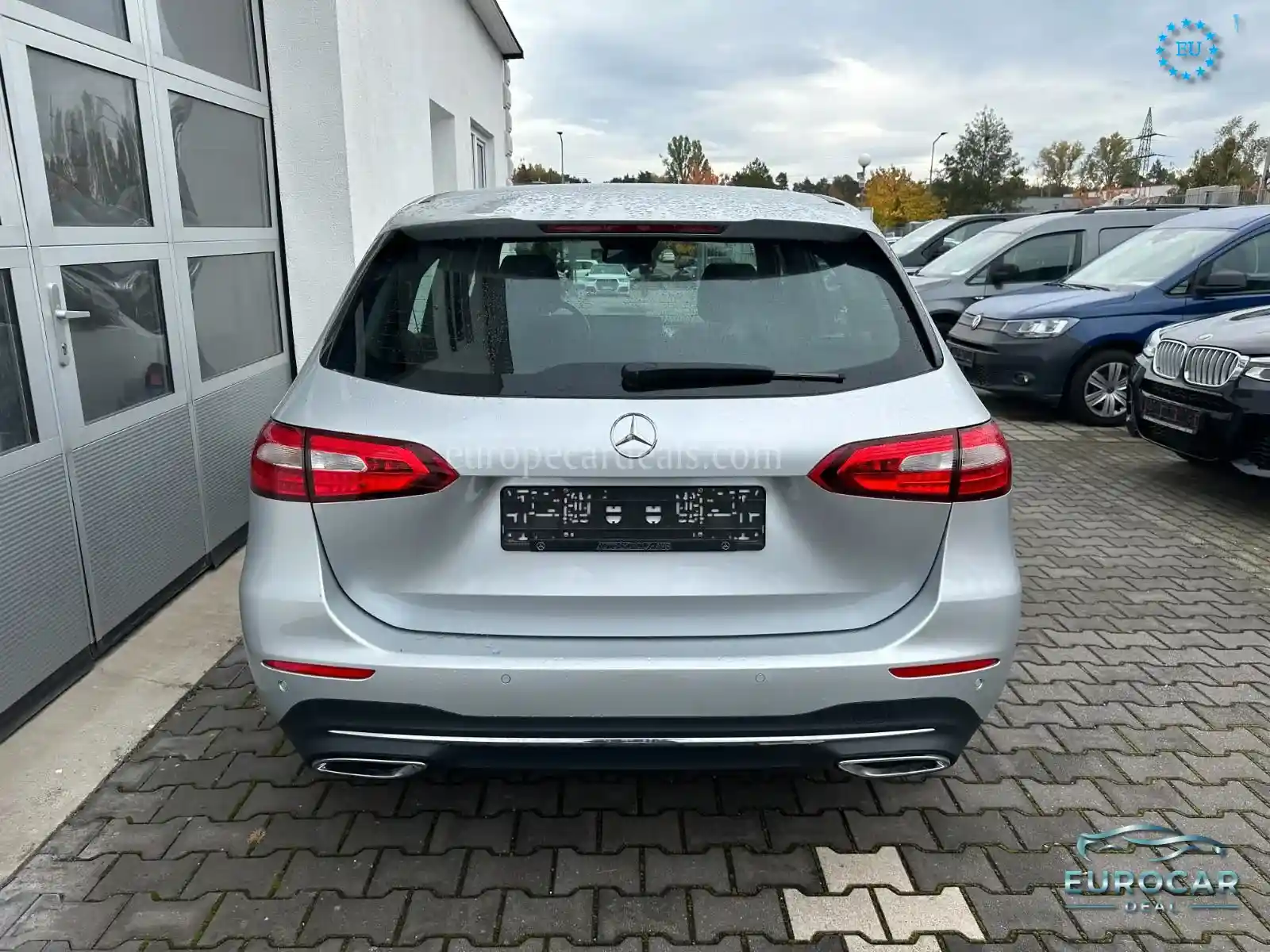 Mercedes-Benz B 180