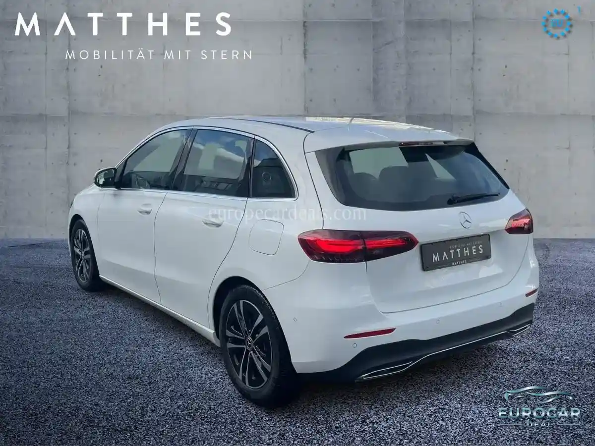 Mercedes-Benz B 200