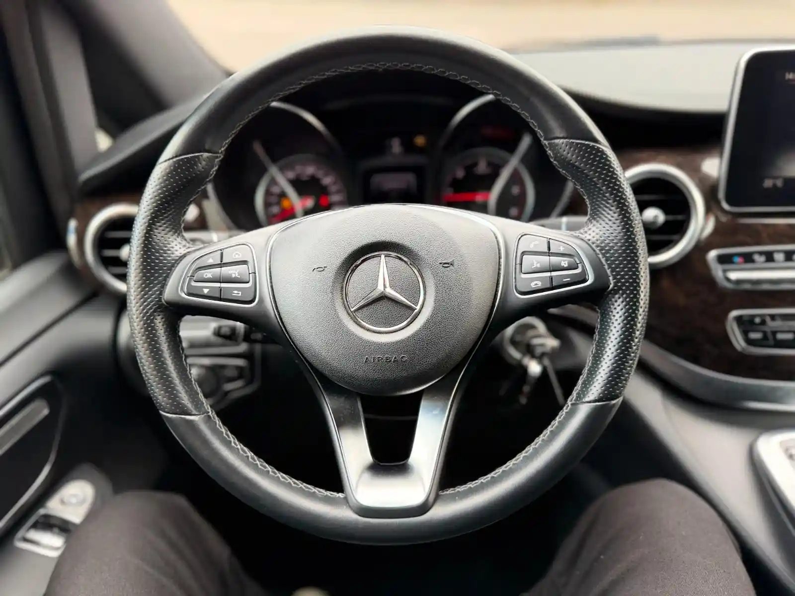Mercedes-Benz V 250