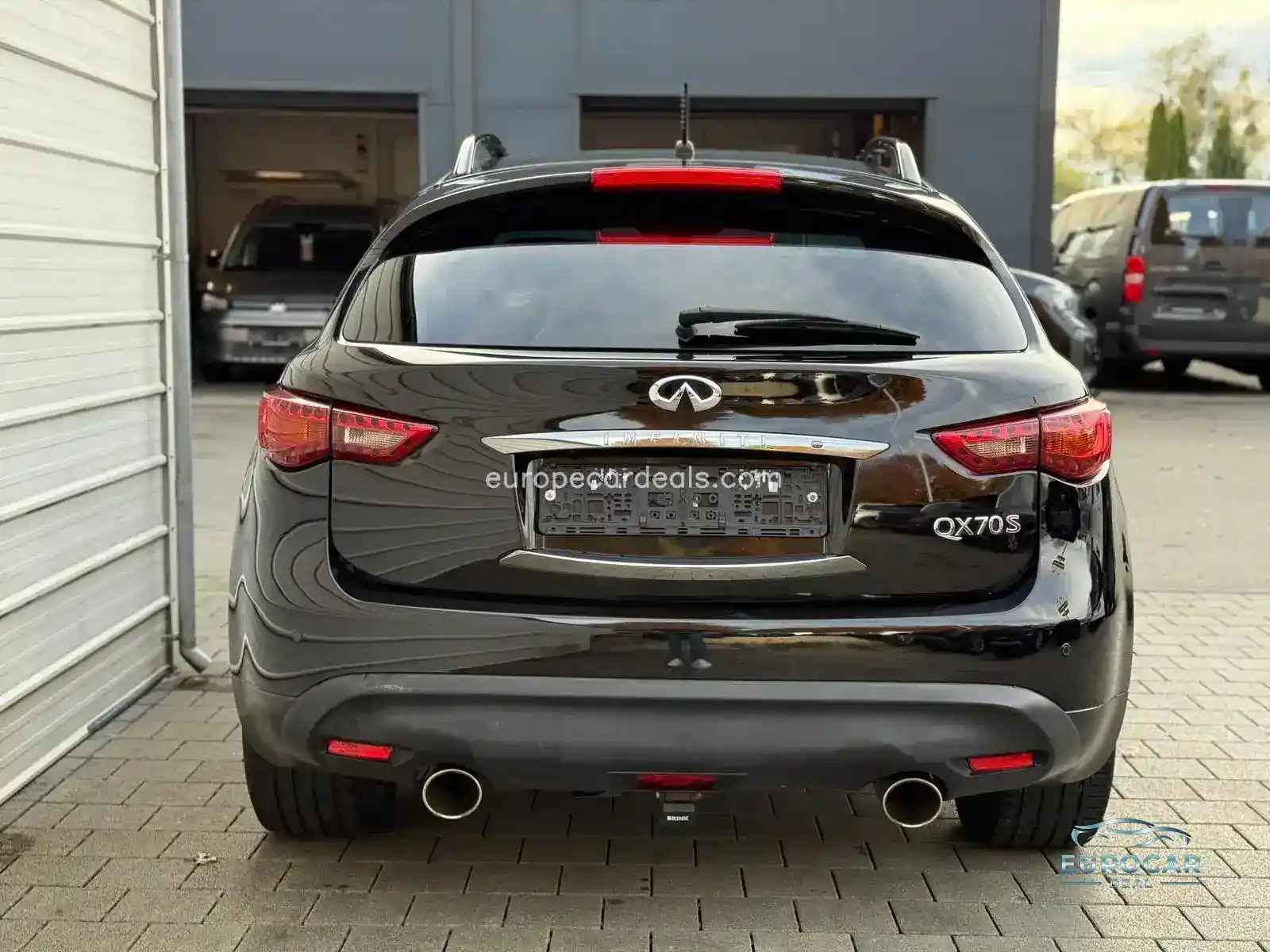 Infiniti QX70