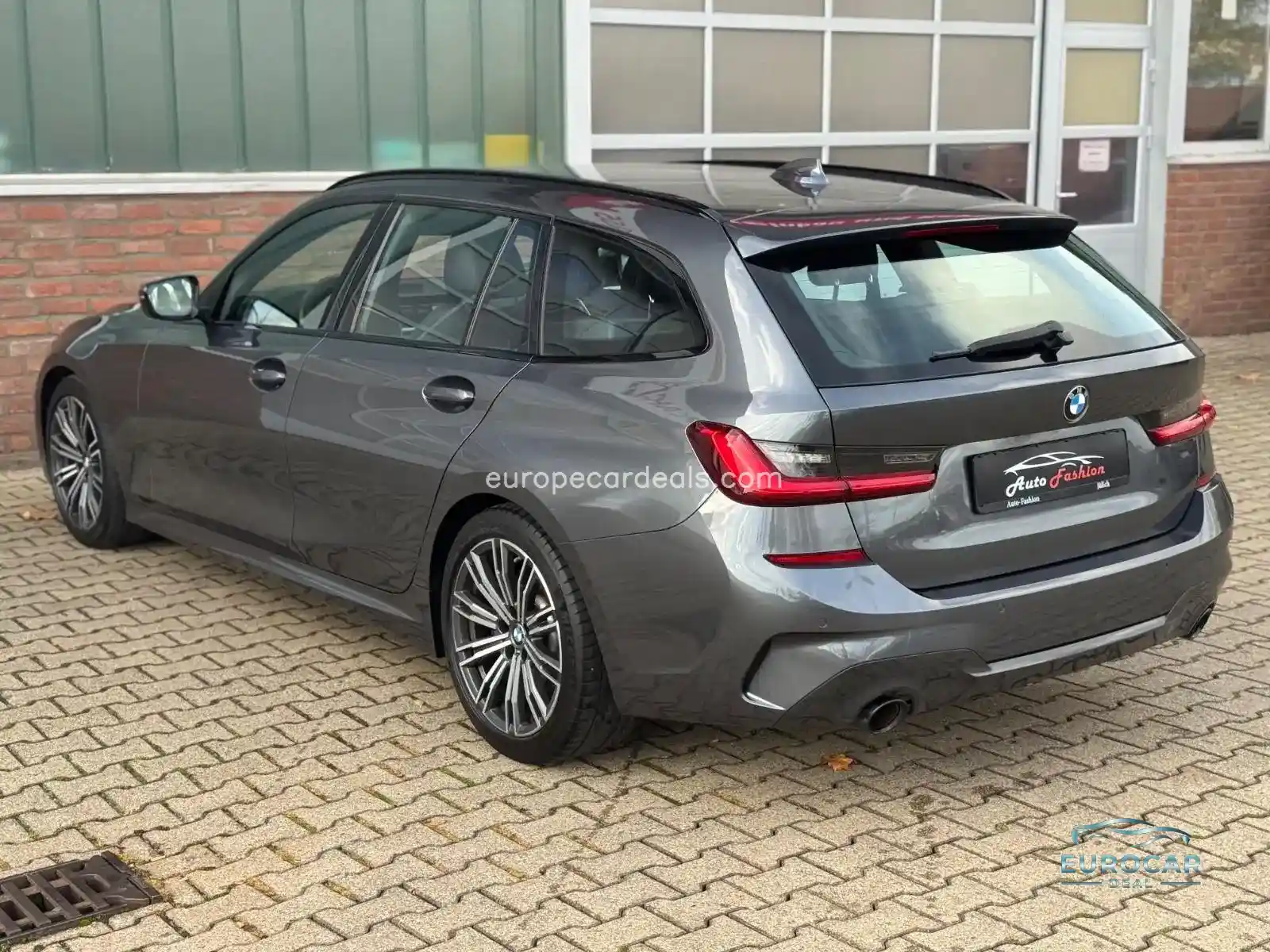 BMW 330