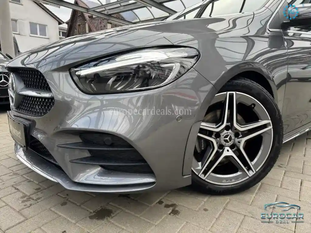Mercedes-Benz B 180