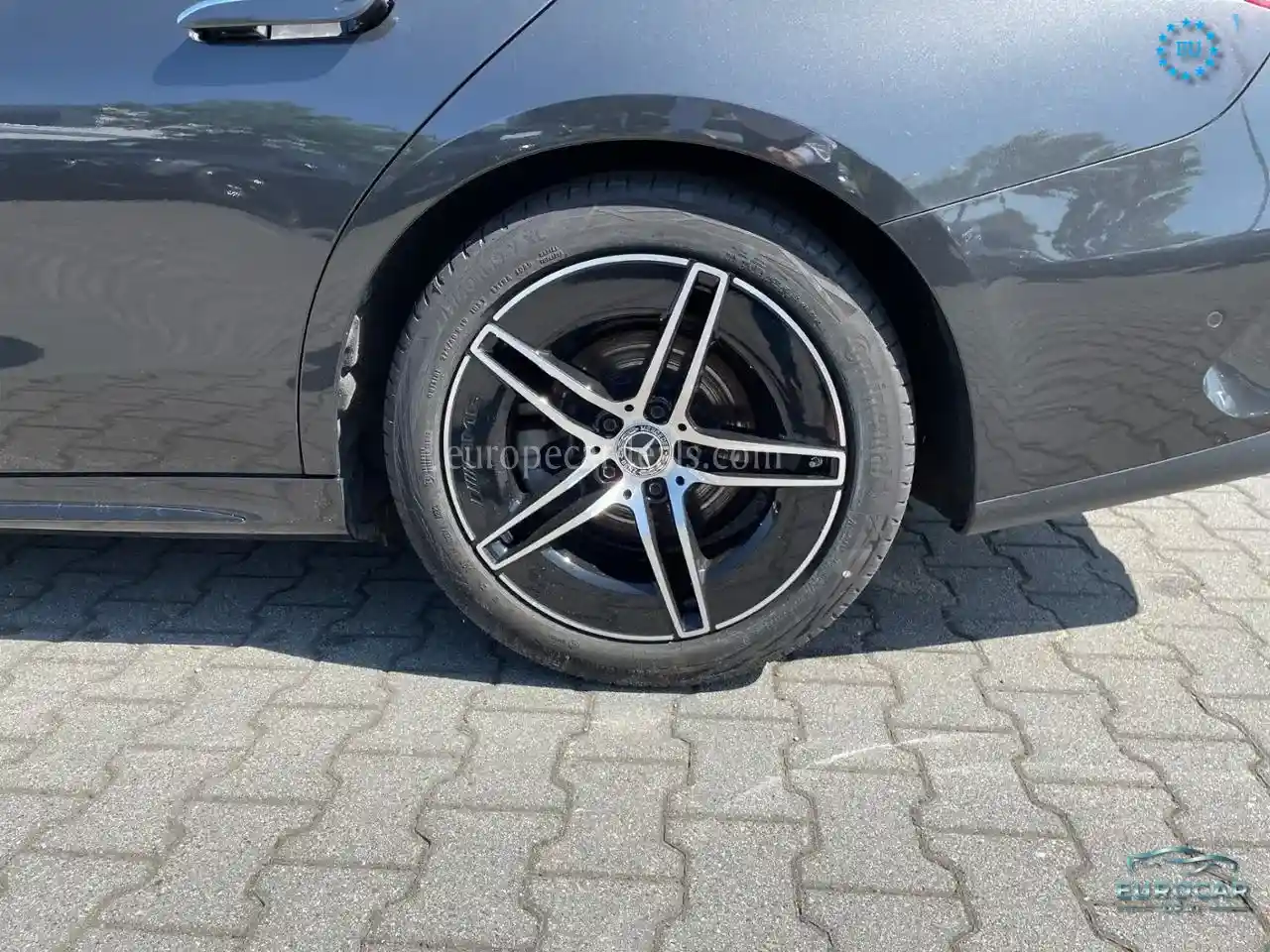 Mercedes-Benz E 200
