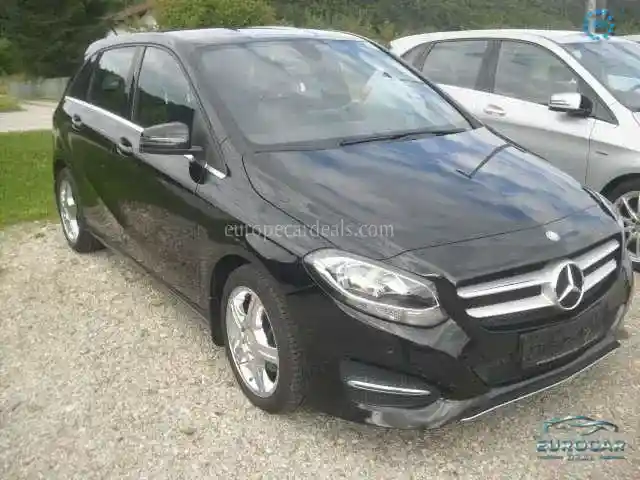 Mercedes-Benz B 200