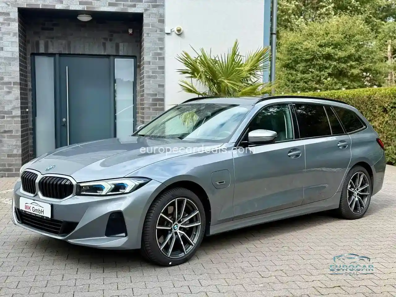 BMW 330