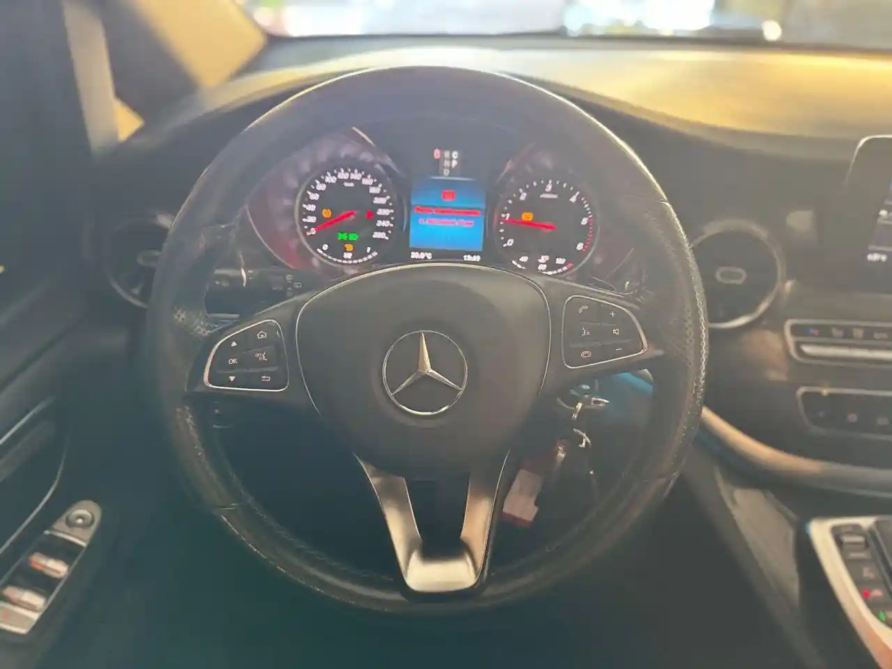 Mercedes-Benz V 250
