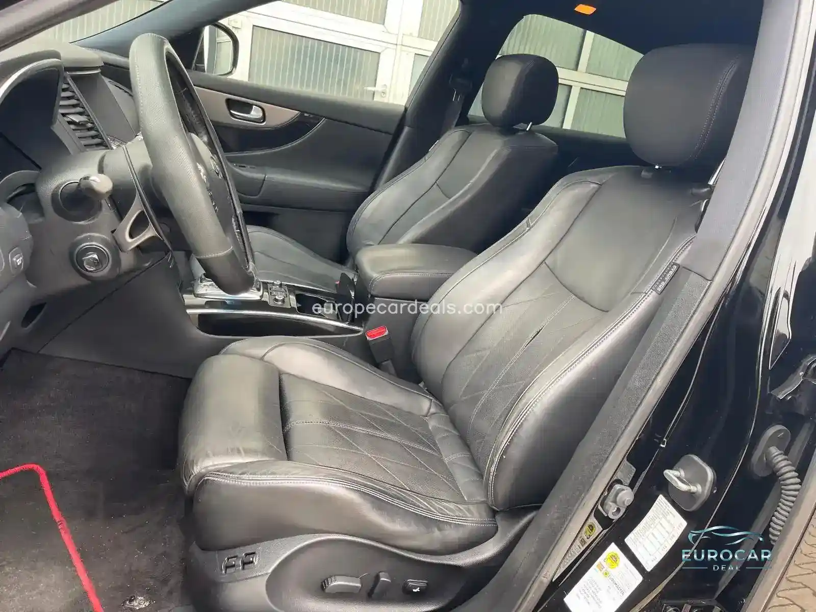 Infiniti QX70