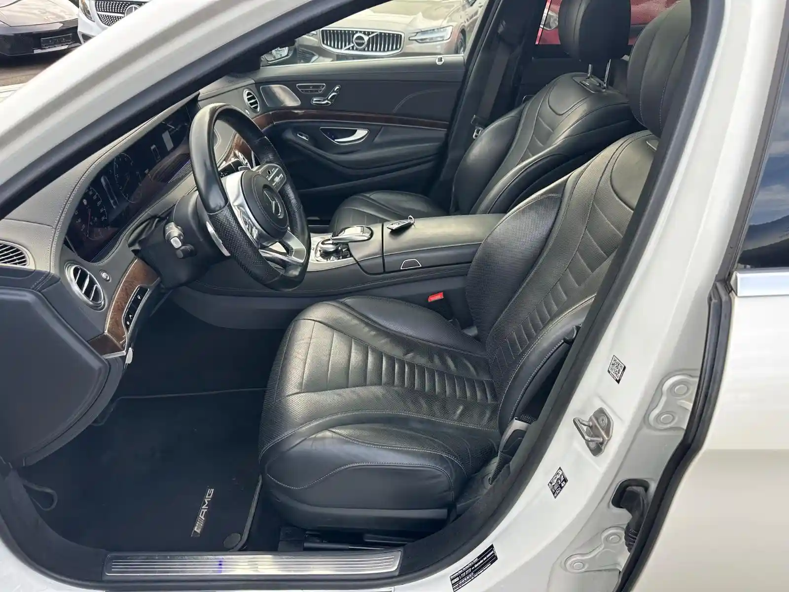 Mercedes-Benz S 560