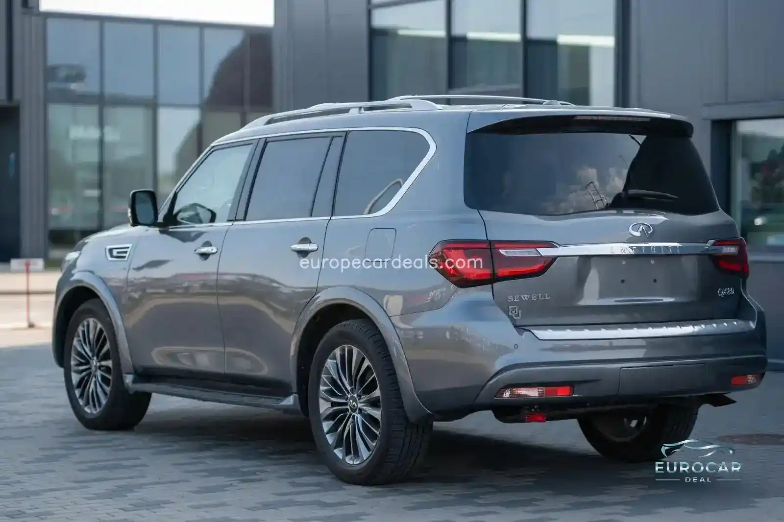 Infiniti QX80