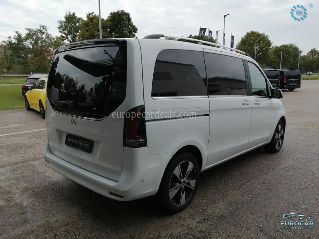 Mercedes-Benz V 220