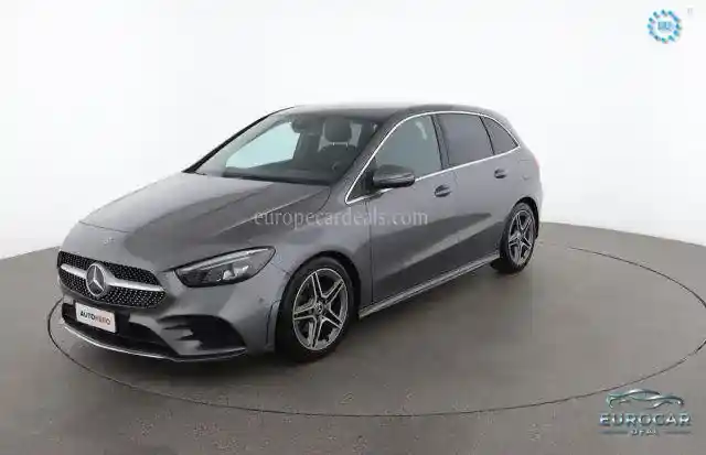 Mercedes-Benz B 180