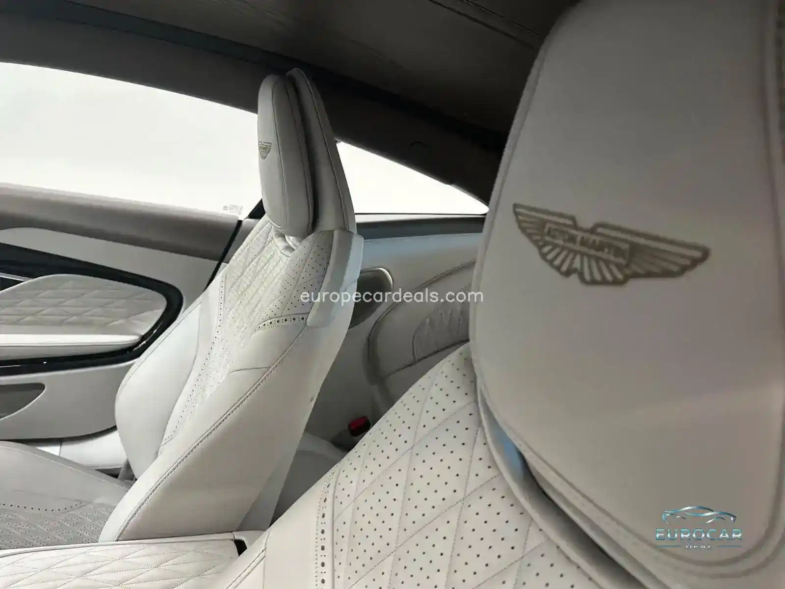 Aston Martin DB12