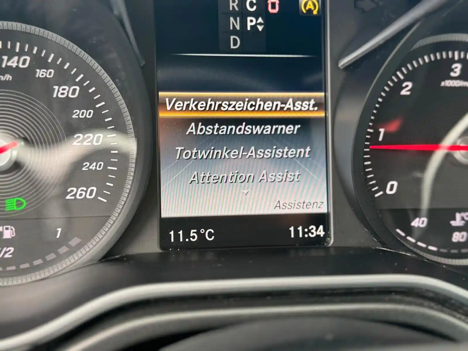 Mercedes-Benz V 250