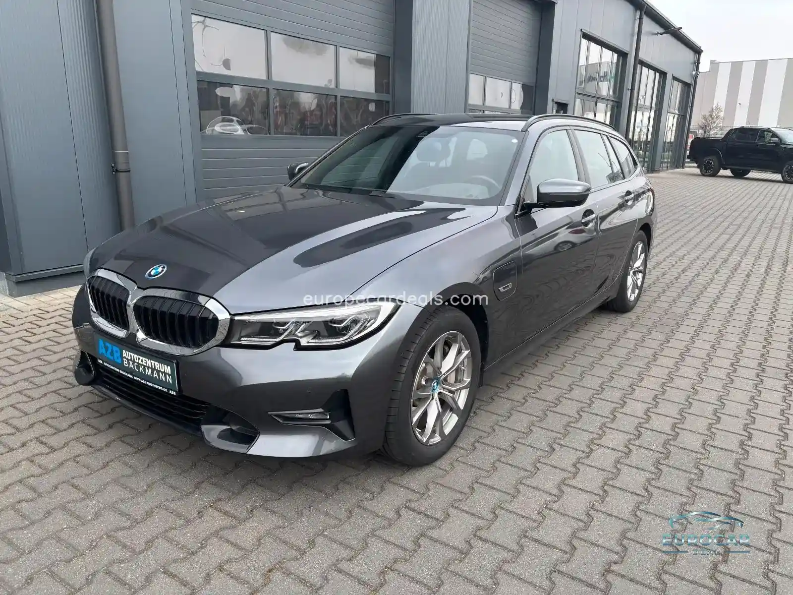BMW 330