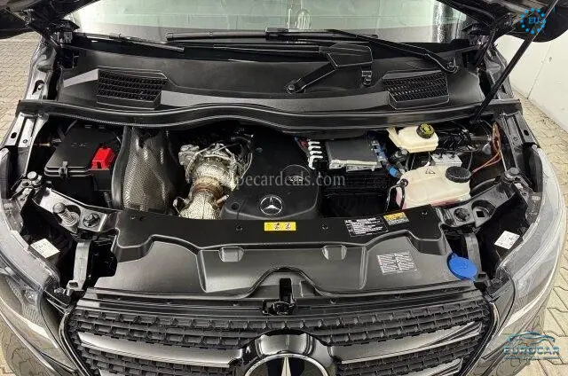 Mercedes-Benz V 220