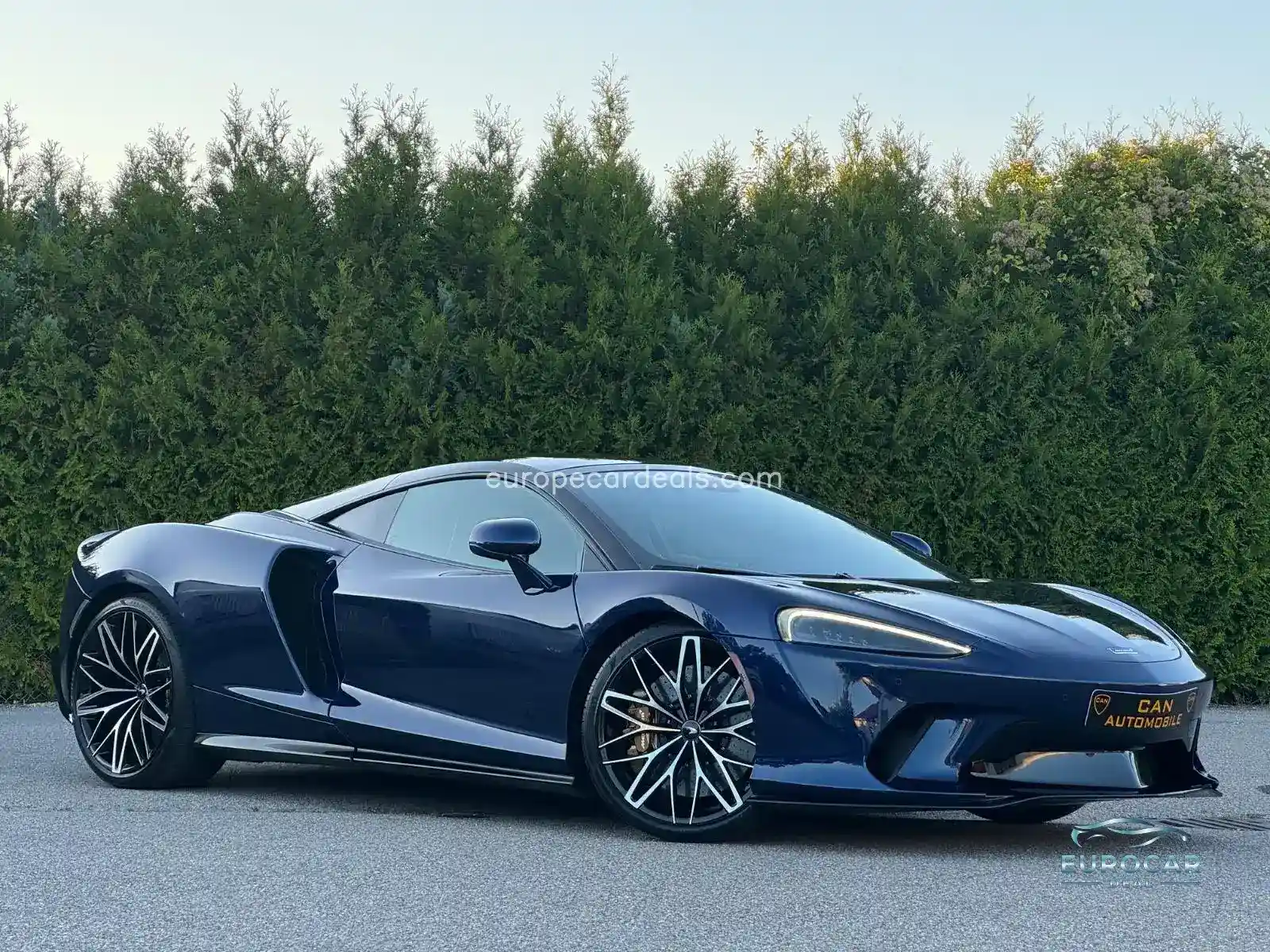 McLaren GT