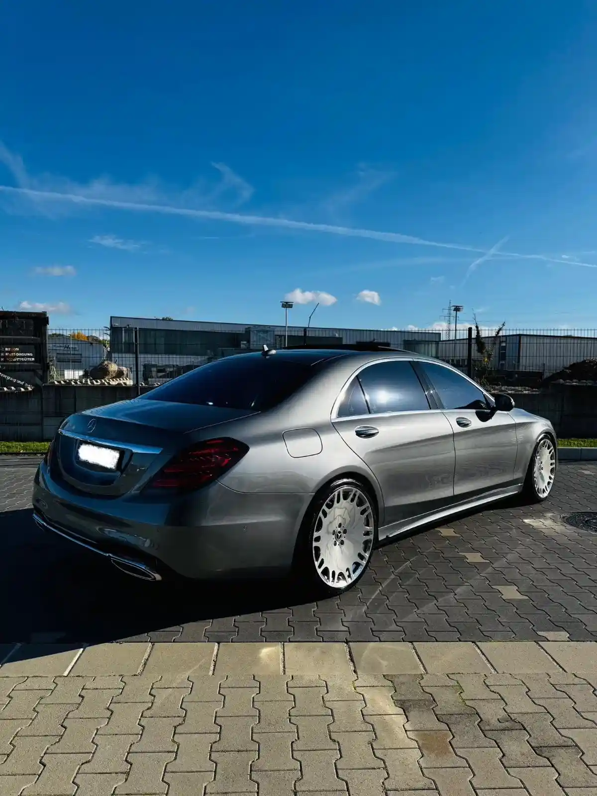 Mercedes-Benz S 560