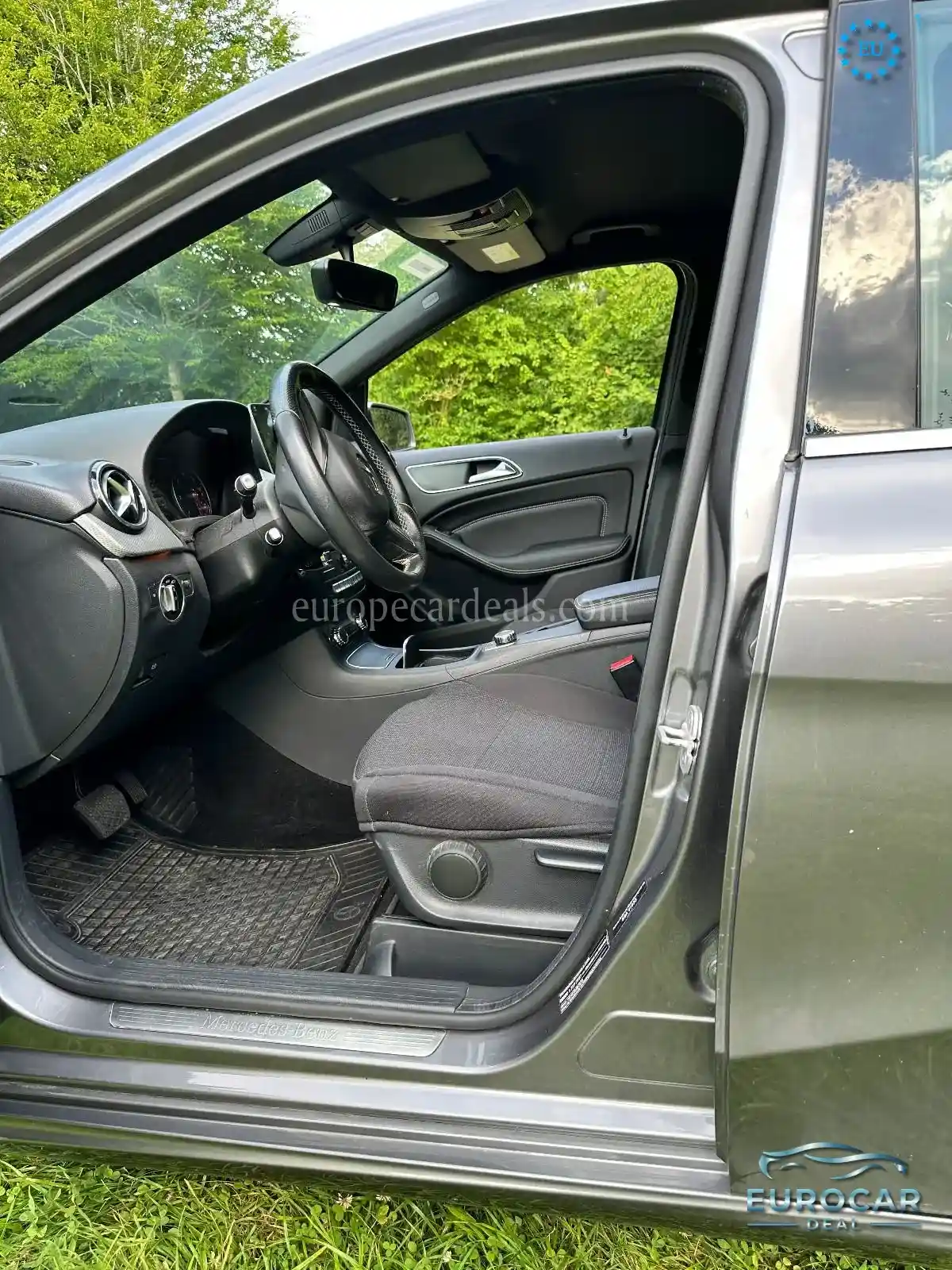 Mercedes-Benz B 180