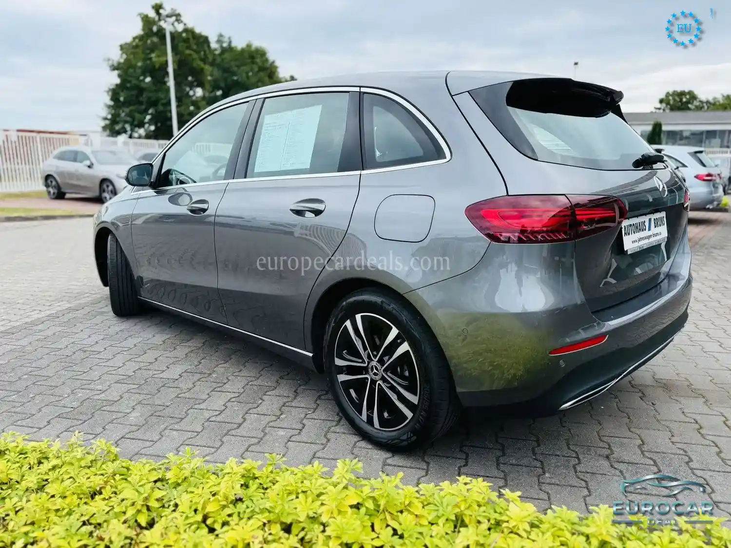 Mercedes-Benz B 180