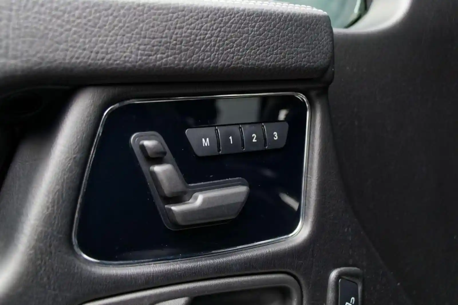 Mercedes-Benz G 500