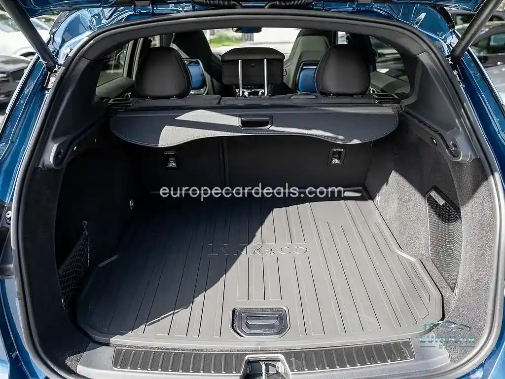 Lynk&Co 01