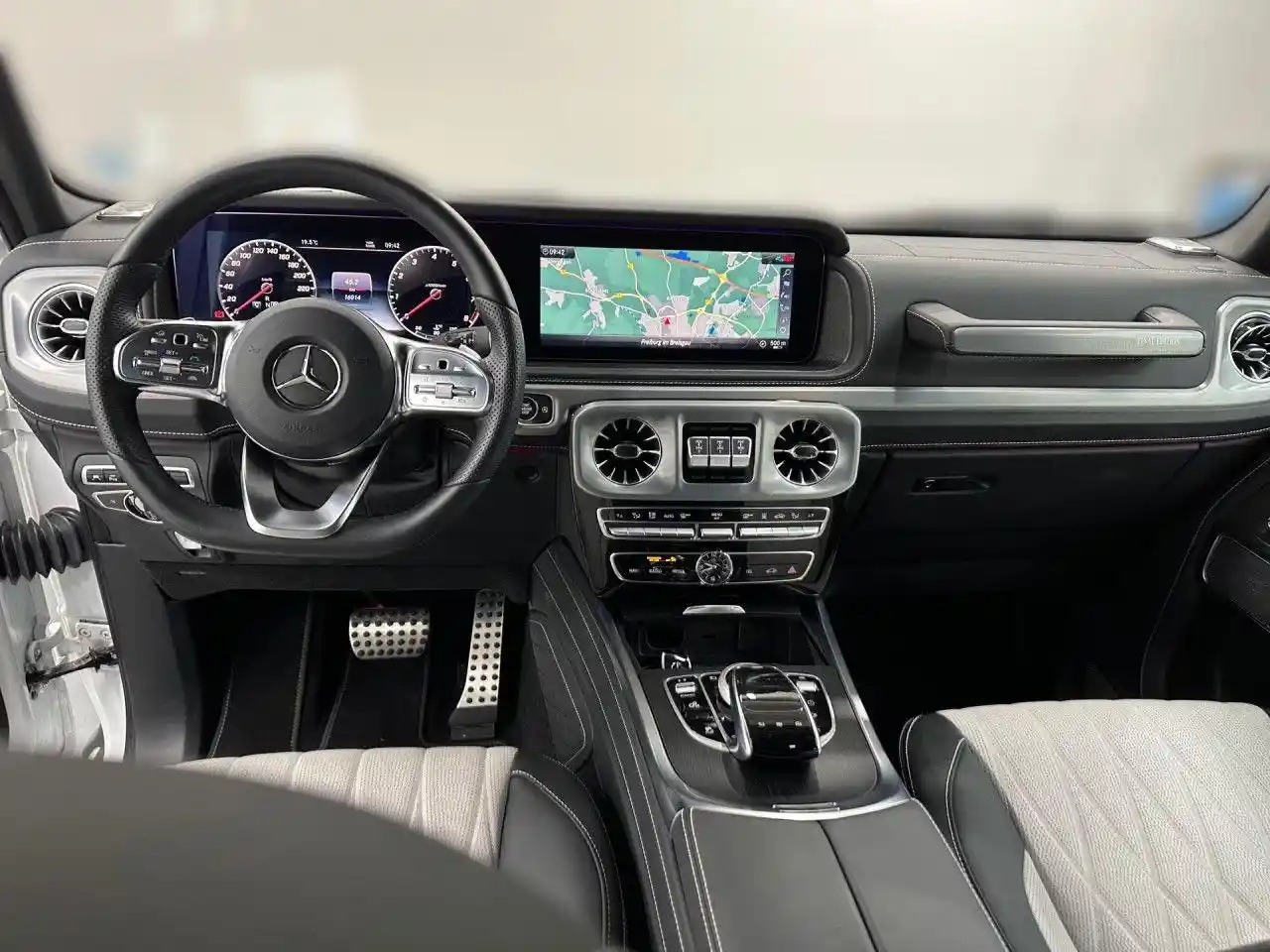 Mercedes-Benz G 500