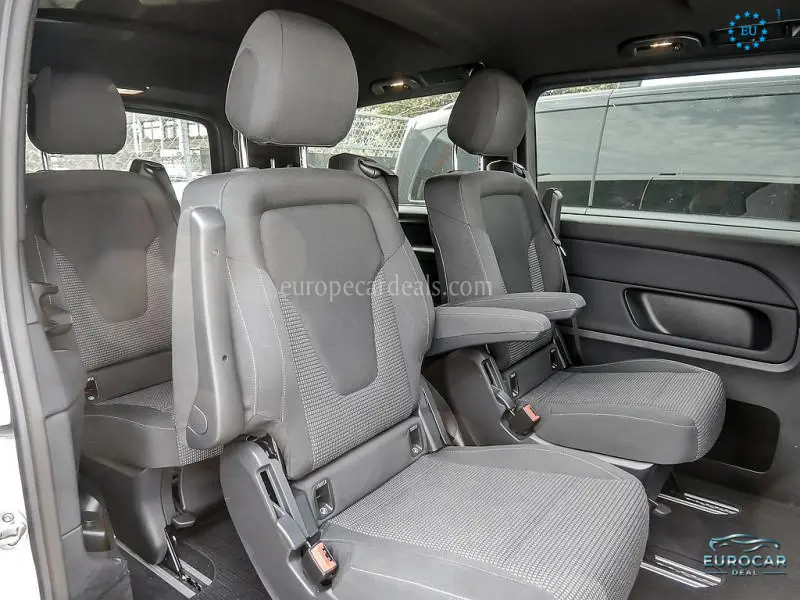 Mercedes-Benz V 220
