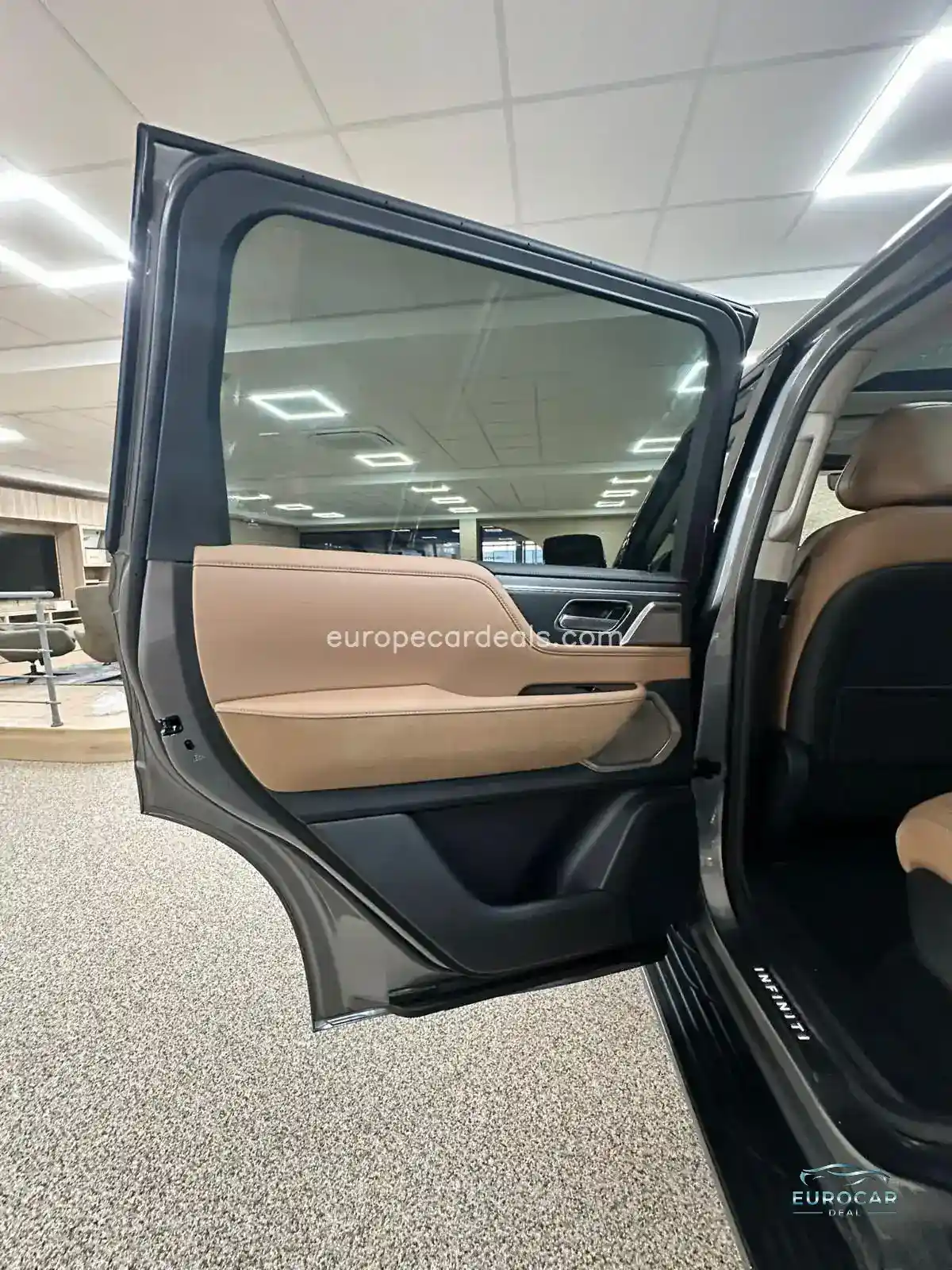 Infiniti QX80