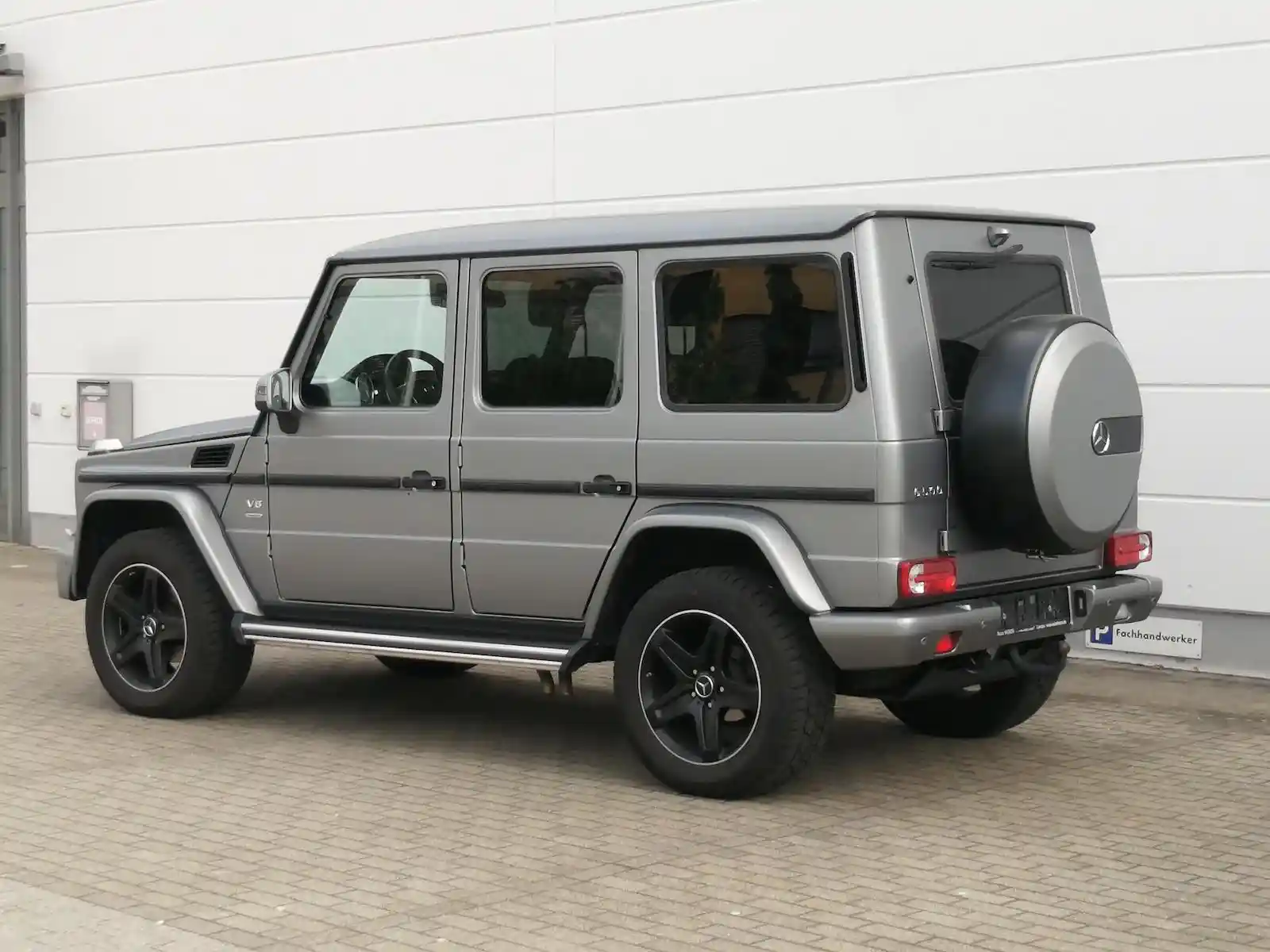 Mercedes-Benz G 500