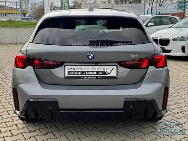 BMW 123