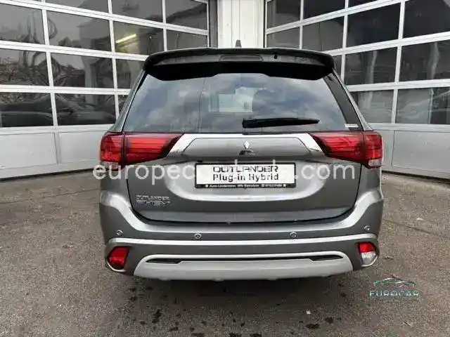 Mitsubishi Plug-in Hybrid Outlander